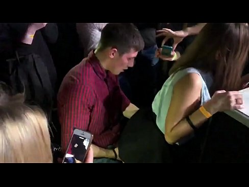 ❤️ Sessu reale in una discoteca russa. Una ragazza russa di 18 anni in l'anu è a vagina scopata in una discoteca ️❌ Super sex à co.passionateembracespotlight.ru ❌❤